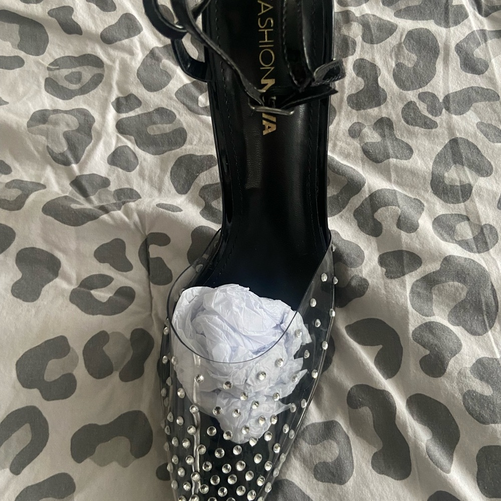 Transparent Rhinestone pump - Picture 9 of 9